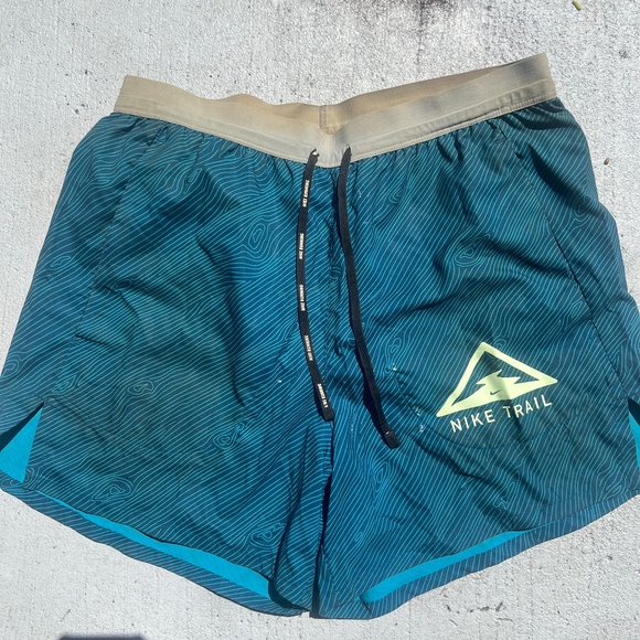 Nike running shorts - Picture 1 of 5